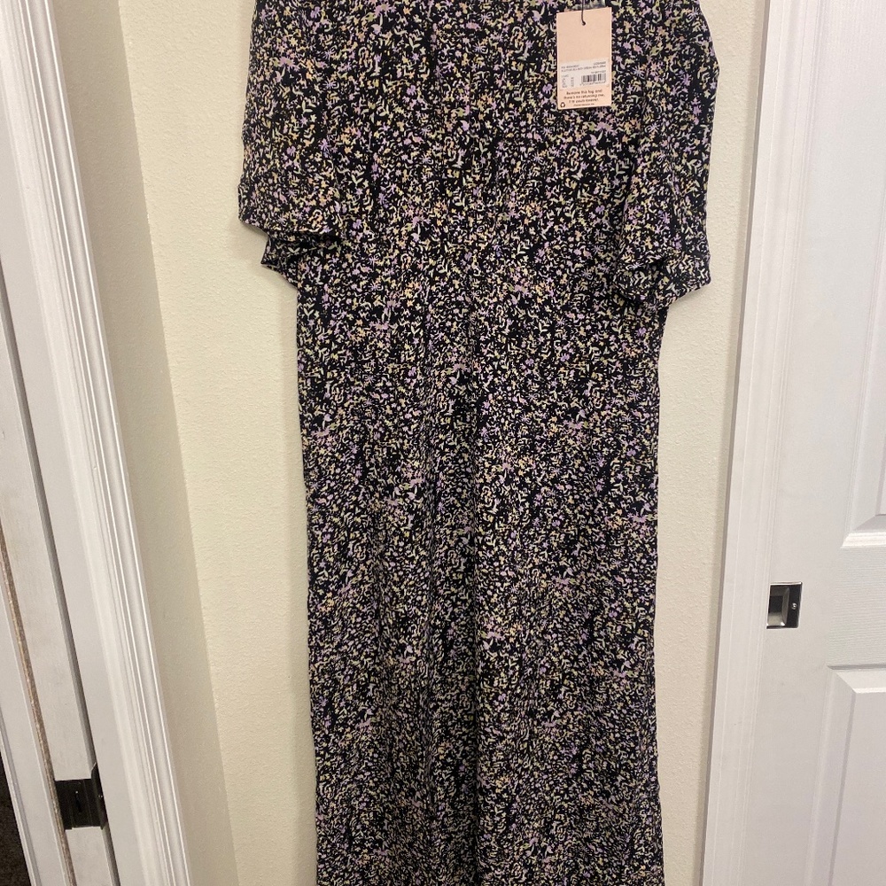 Misguided short sleeve flutter dress